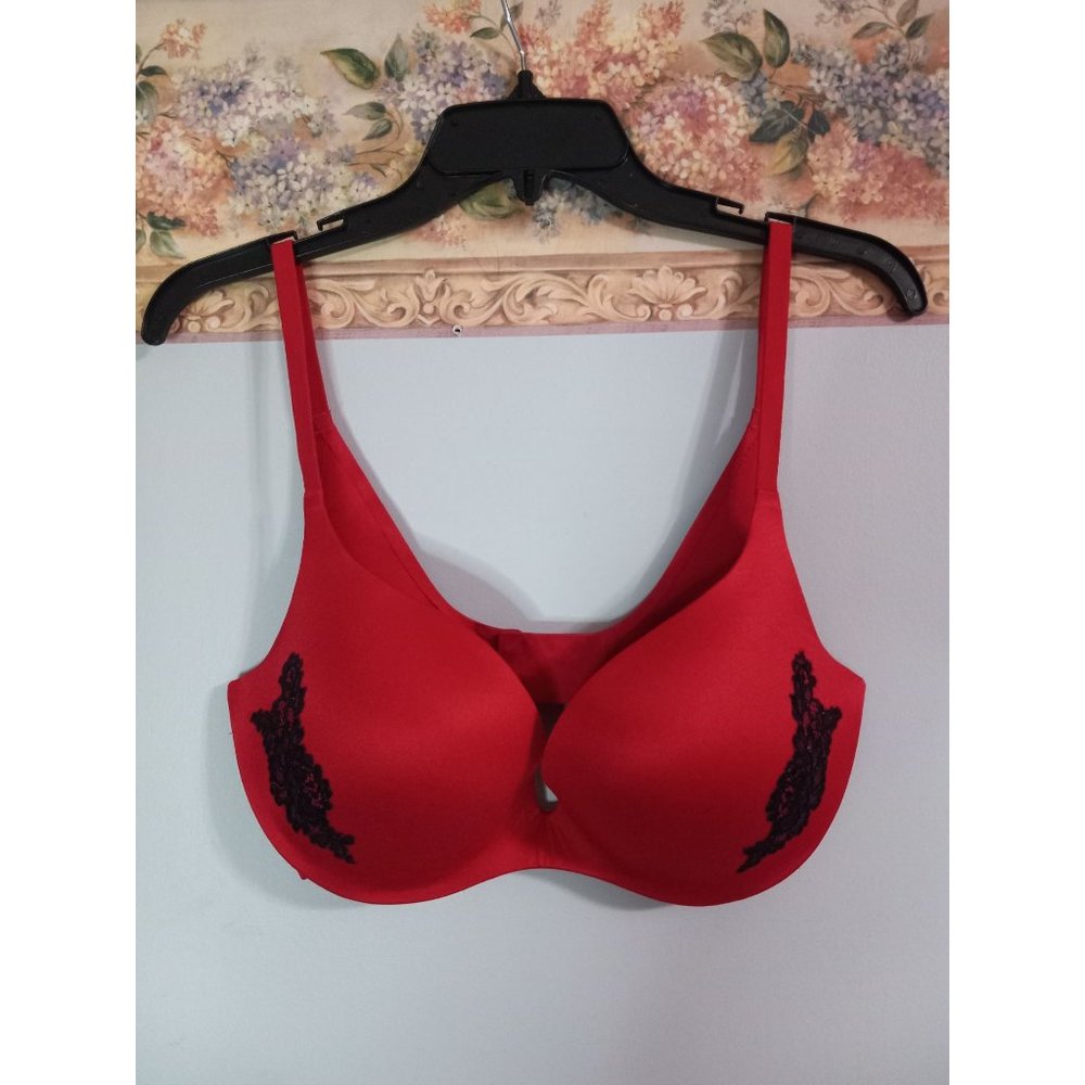 Victoria's Secret 36D Red Push Up Underwire Bra